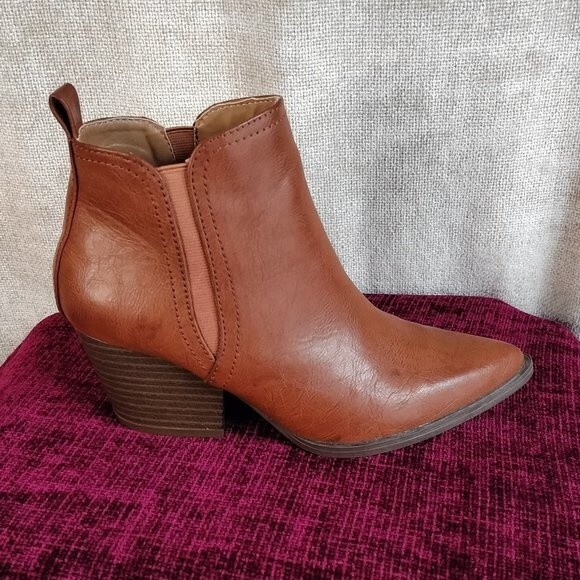 Qupid Cognac Pull On Ankle Booties Size 5.5 - Picture 2 of 8